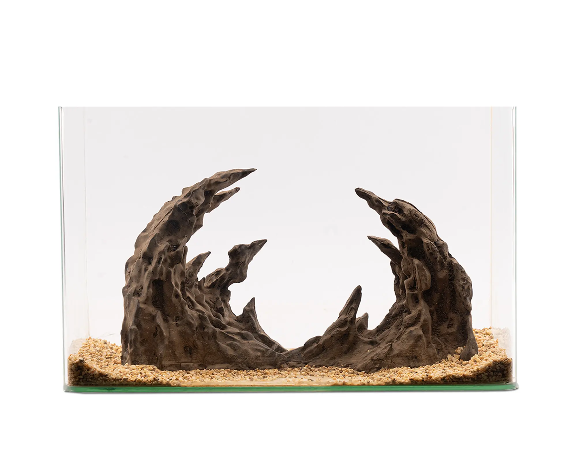 Driftwood-Aquariumdeko in Glasbecken mit Kies