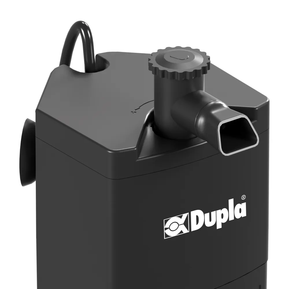 Nahaufnahme des schwarzen Dupla Clean Flow Filter 80 Innenfilters: dreieckige Eckform, Auslassdüse und Einstellrad mit sichtbarem Dupla‑Logo – für Aquarien 50–80 l, 310 l/h, 5,2 W, garnelensichere Kokosmatte