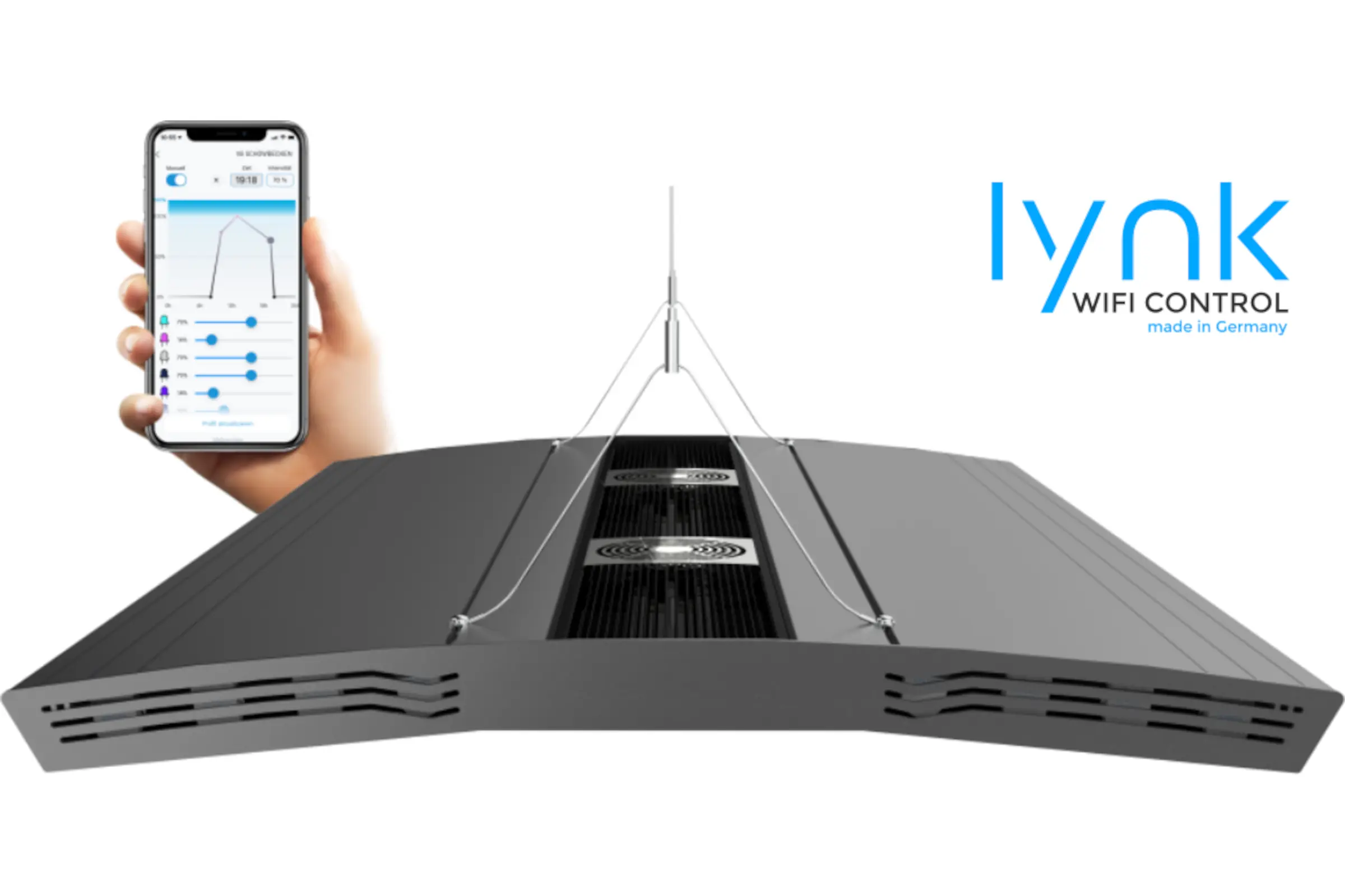 Hand hält Smartphone mit Lynk-App über hängender LED-Lampe